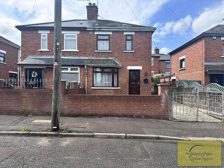 8 Andersonstown Drive