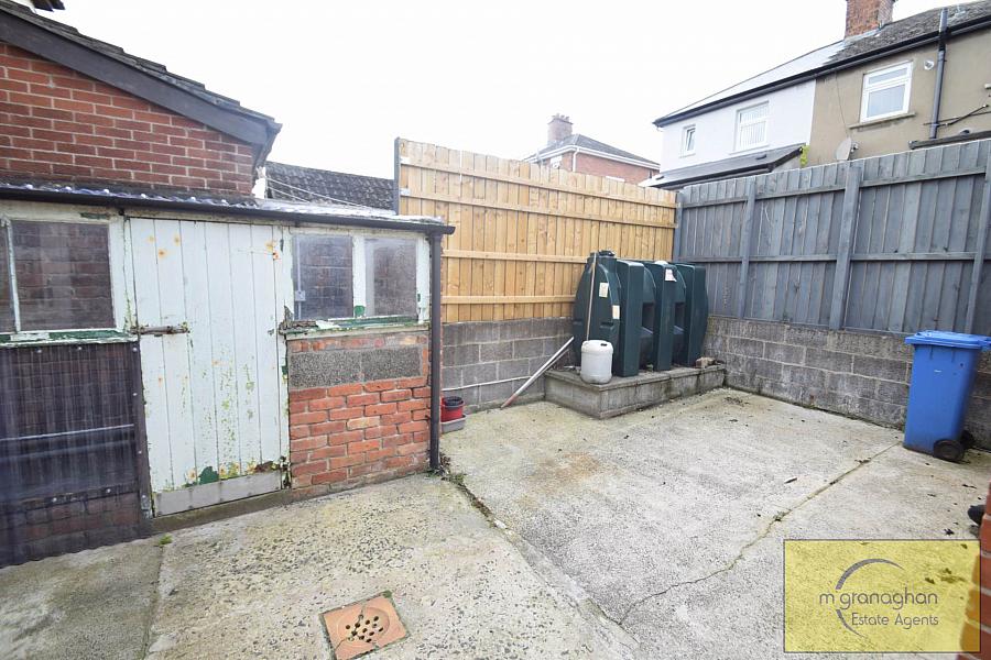 8 Andersonstown Drive