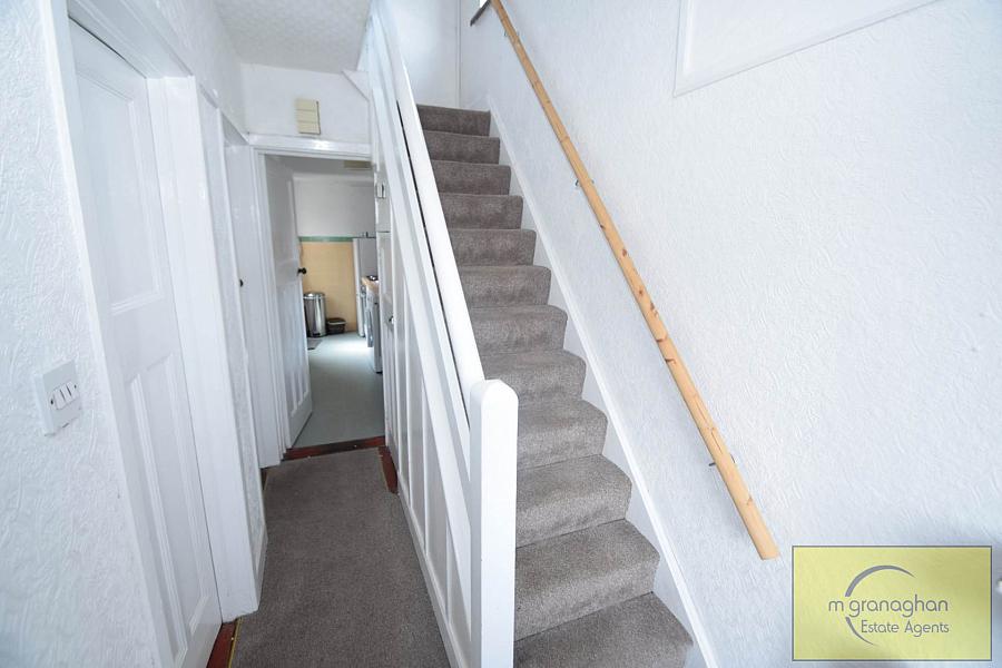 8 Andersonstown Drive