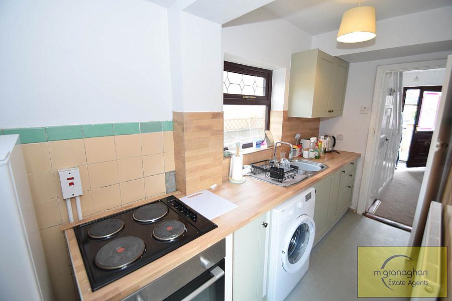 8 Andersonstown Drive