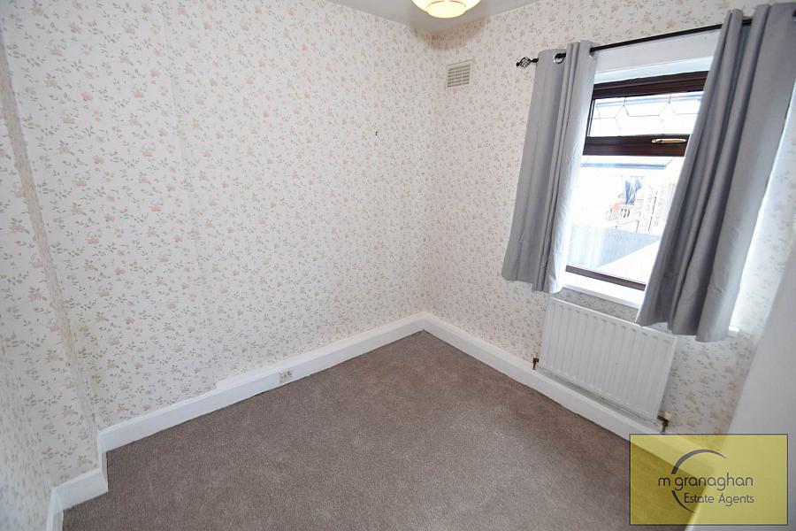 8 Andersonstown Drive