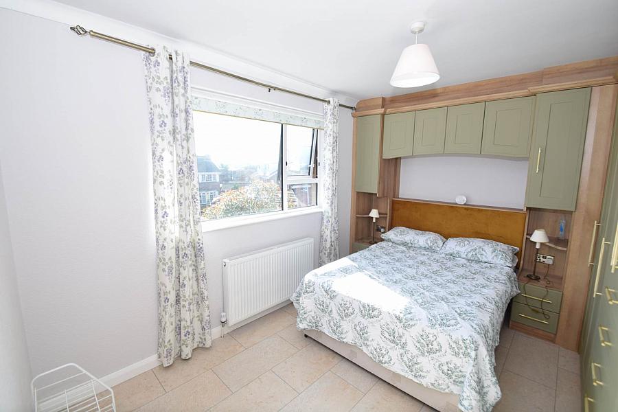3 Lake Glen Park