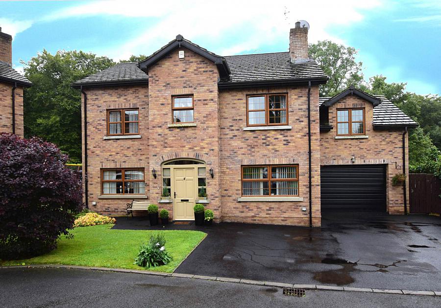 4 Riverside Meadow