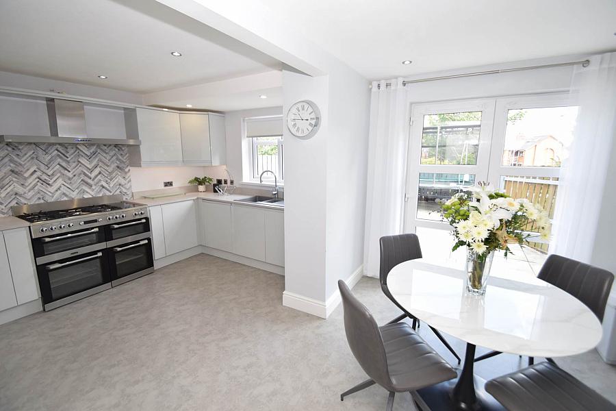 1b Fruithill Park