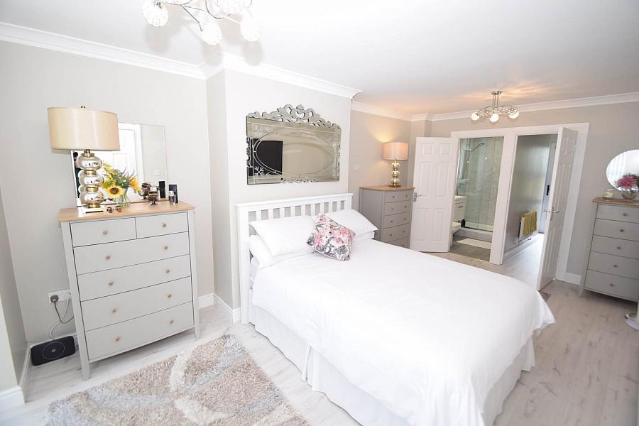 1b Fruithill Park