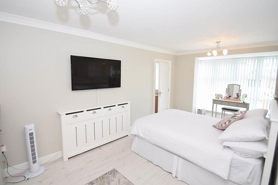 1b Fruithill Park