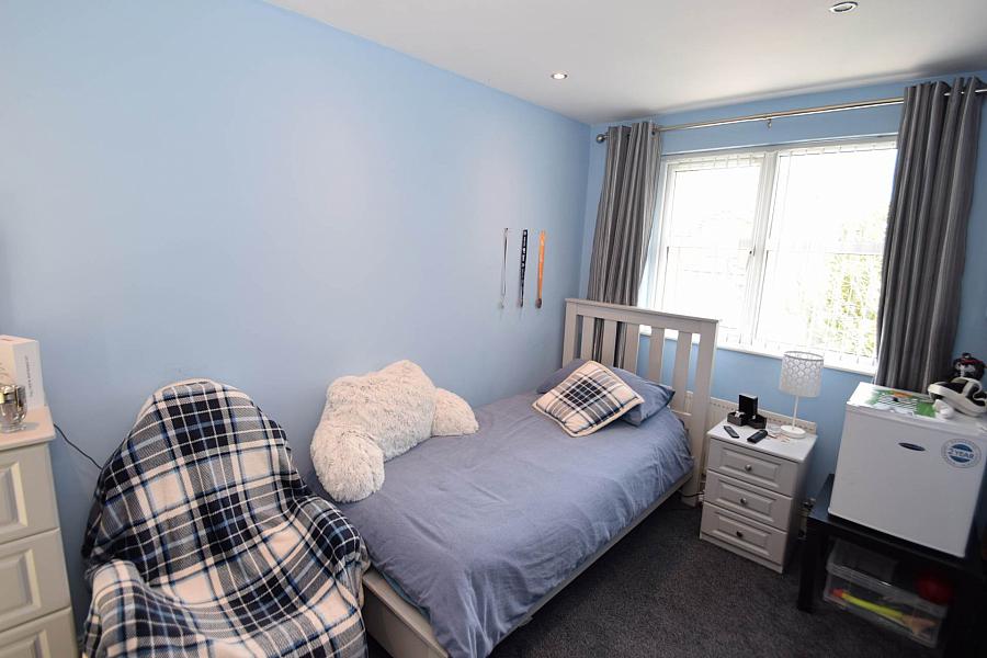 1b Fruithill Park
