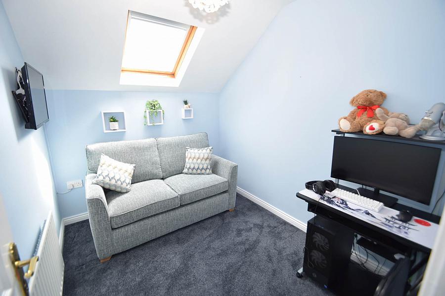 1b Fruithill Park