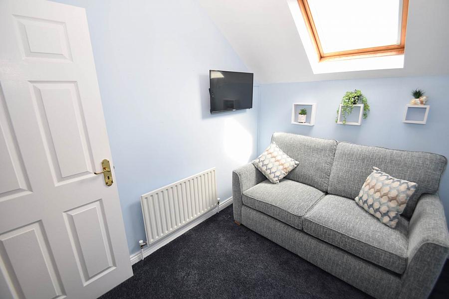 1b Fruithill Park