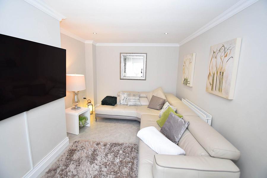 1b Fruithill Park