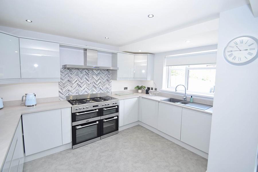 1b Fruithill Park