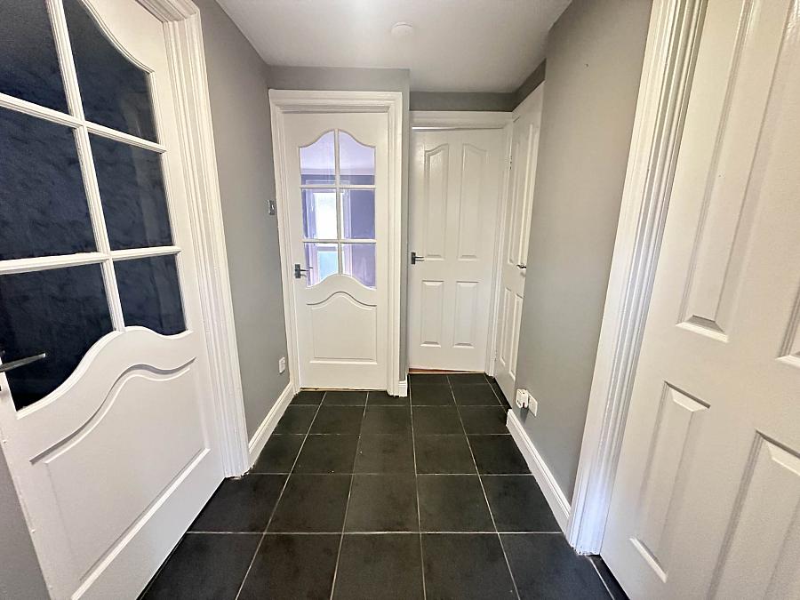152 Lenadoon Avenue