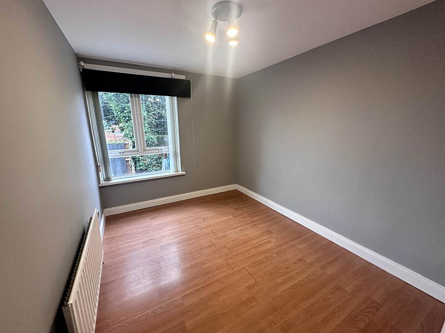152 Lenadoon Avenue