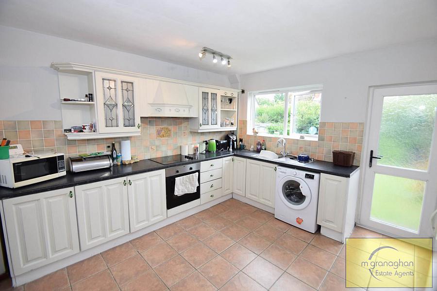 32 Benraw Road