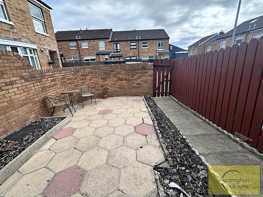 10 Ardoyne Place