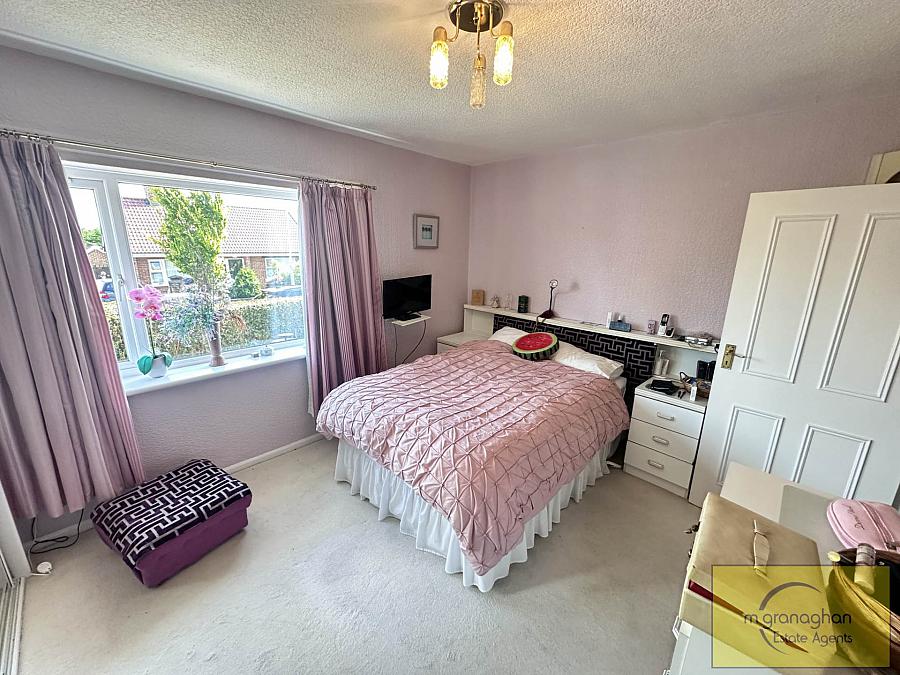 32 Killeaton Crescent