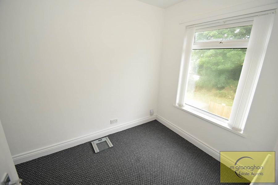96 Upper Dunmurry Lane 96 Upper Dunmurry Lane