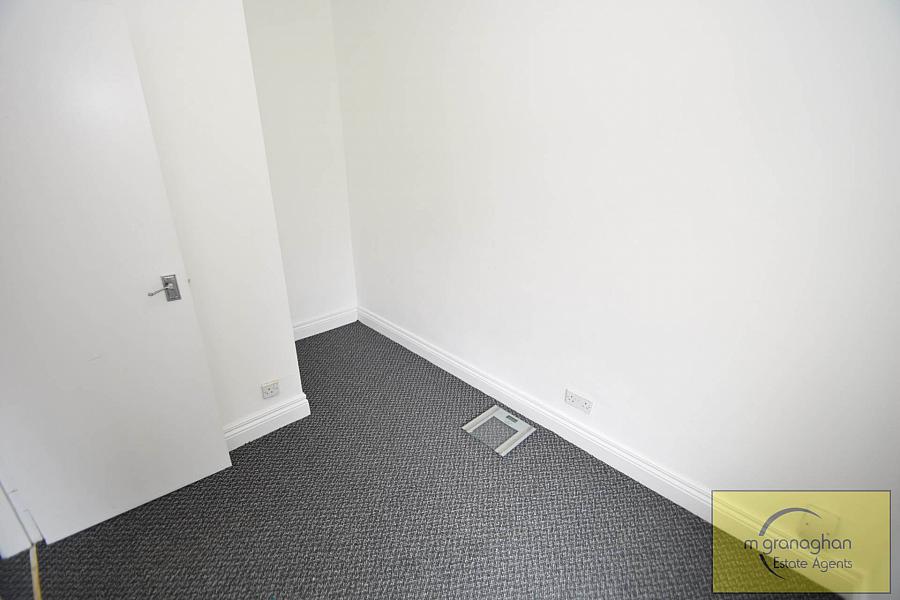 96 Upper Dunmurry Lane 96 Upper Dunmurry Lane
