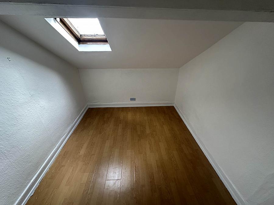 16 Nansen Street