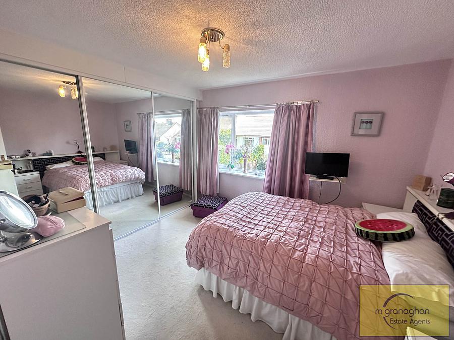 32 Killeaton Crescent 32 Killeaton Crescent