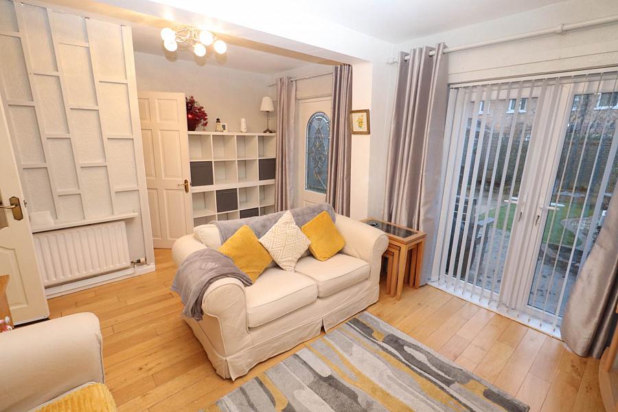 71 Riverdale Gardens