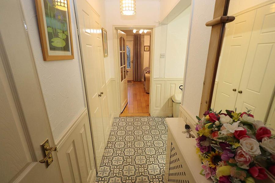 71 Riverdale Gardens