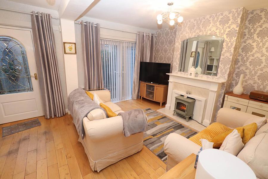 71 Riverdale Gardens