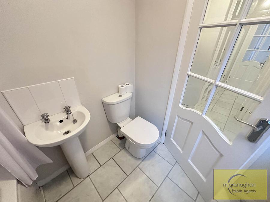 35 Beechmount Crescent