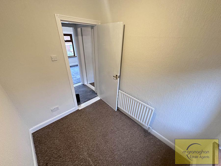 35 Beechmount Crescent