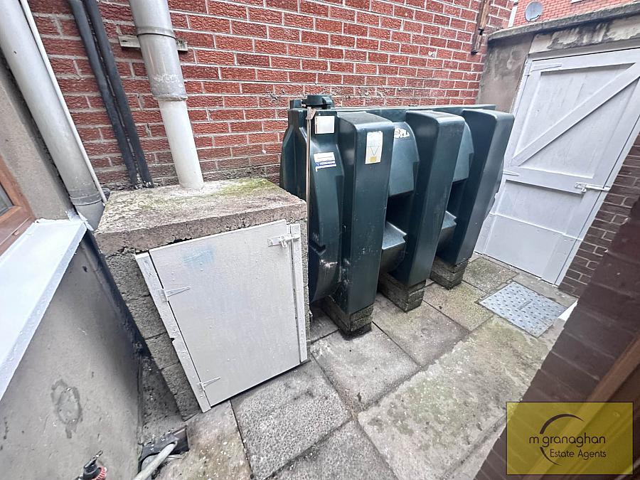 35 Beechmount Crescent