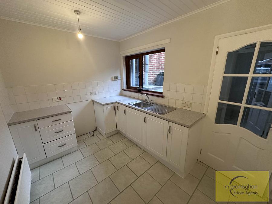 35 Beechmount Crescent