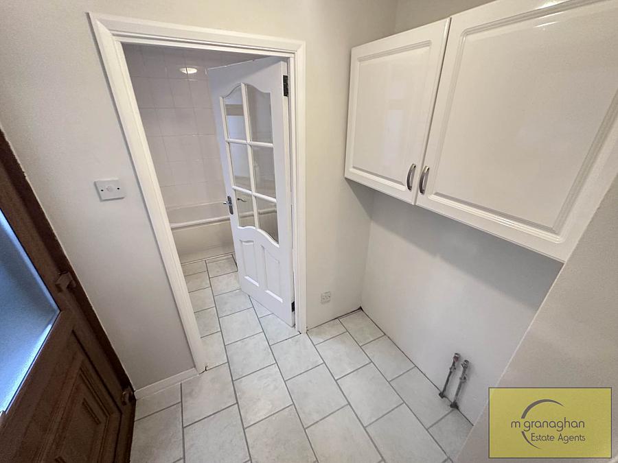 35 Beechmount Crescent