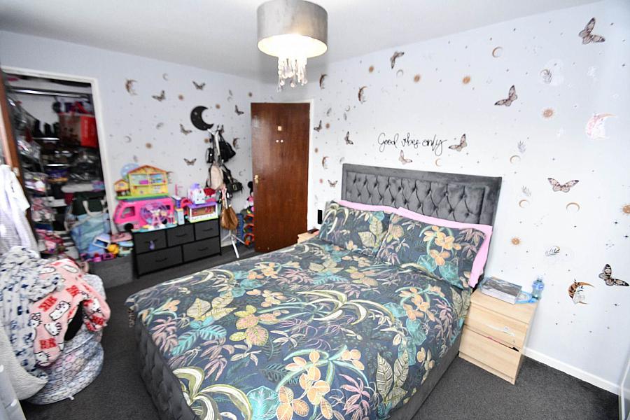 35 Andersonstown Park West