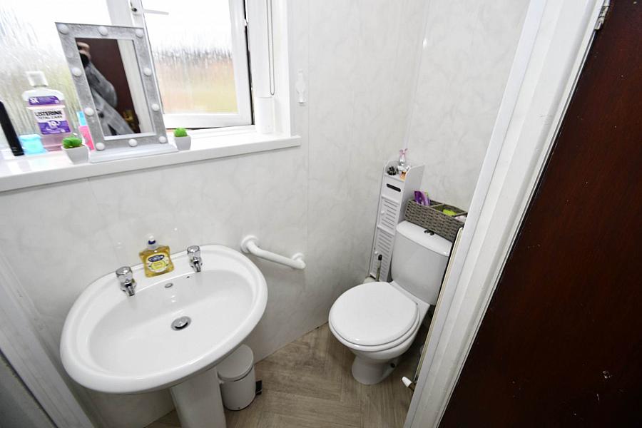 35 Andersonstown Park West