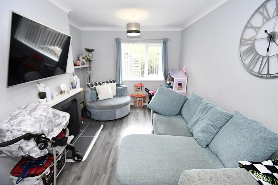 35 Andersonstown Park West