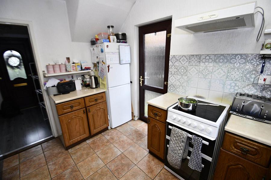 35 Andersonstown Park West