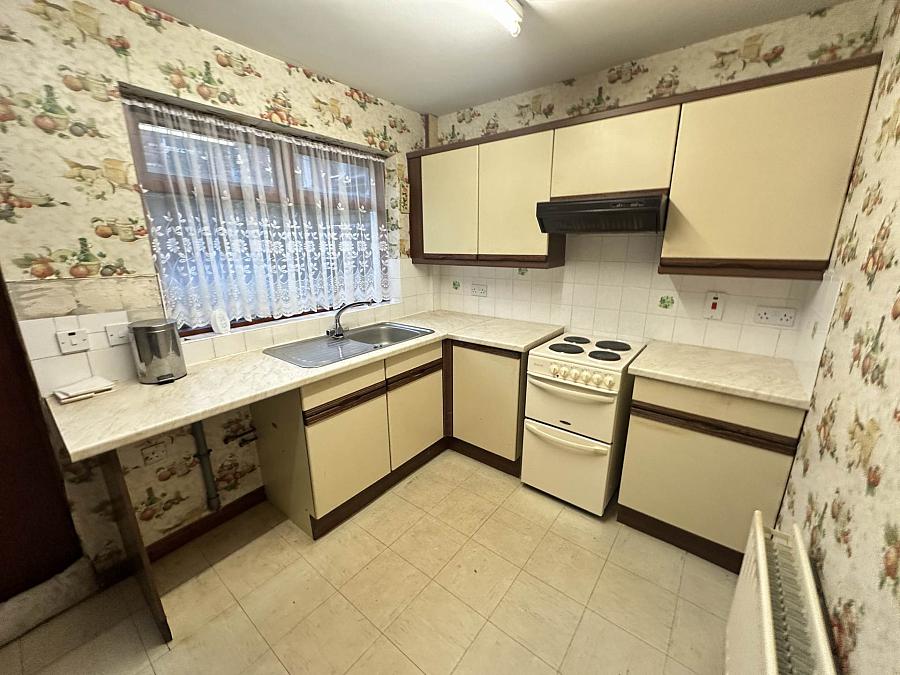 48 Beechmount Crescent