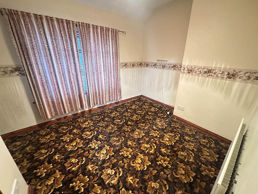 48 Beechmount Crescent