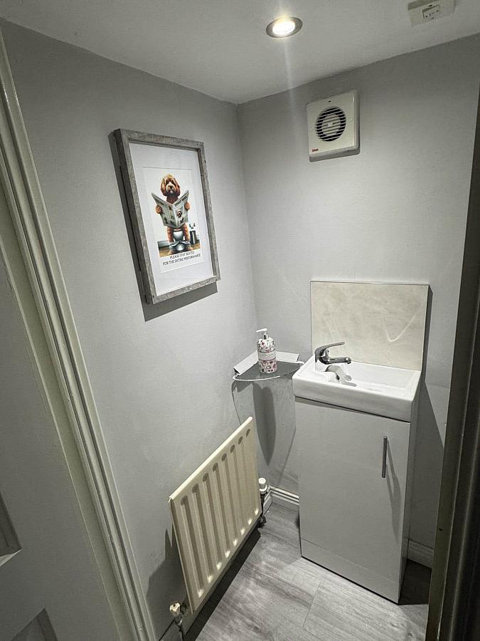 32 Mount Eagles Square