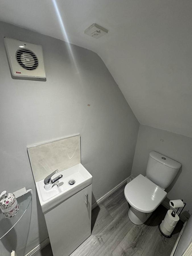 32 Mount Eagles Square