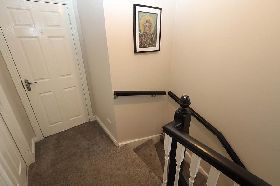 32 Mount Eagles Square