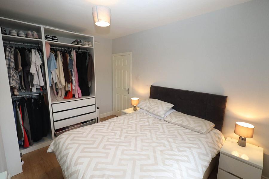 32 Mount Eagles Square