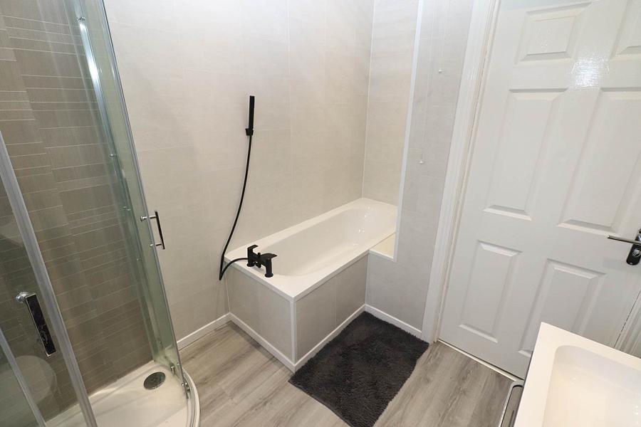 32 Mount Eagles Square