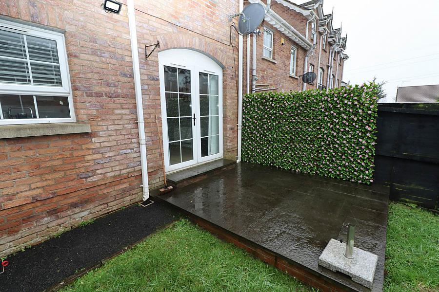 32 Mount Eagles Square