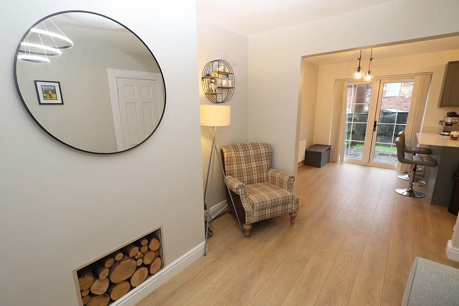 32 Mount Eagles Square