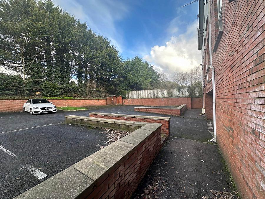 Apt 7 Casement Court Andersonstown Road