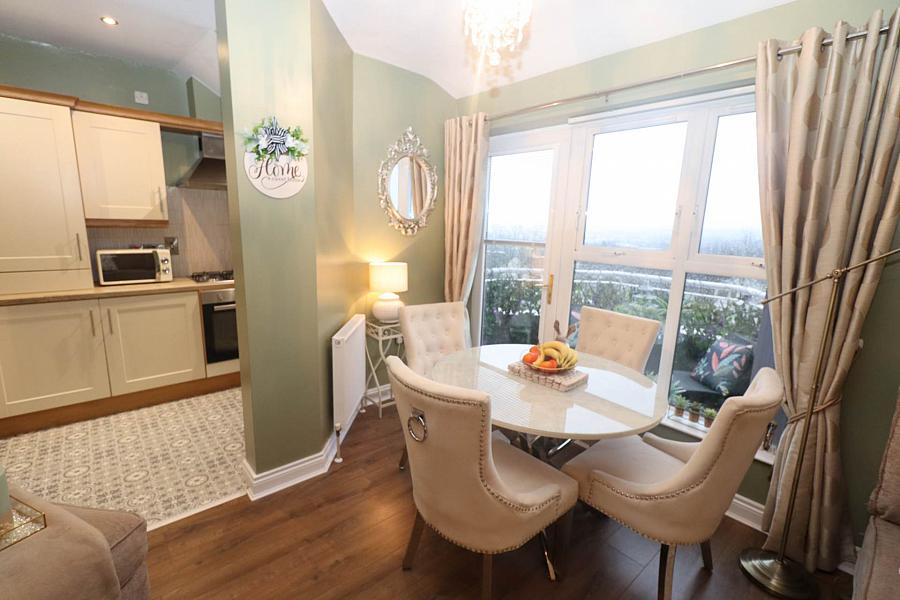 9 Pinetree Court      Glen Road