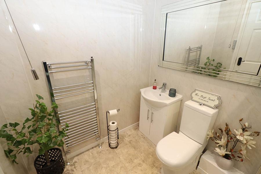 9 Pinetree Court      Glen Road