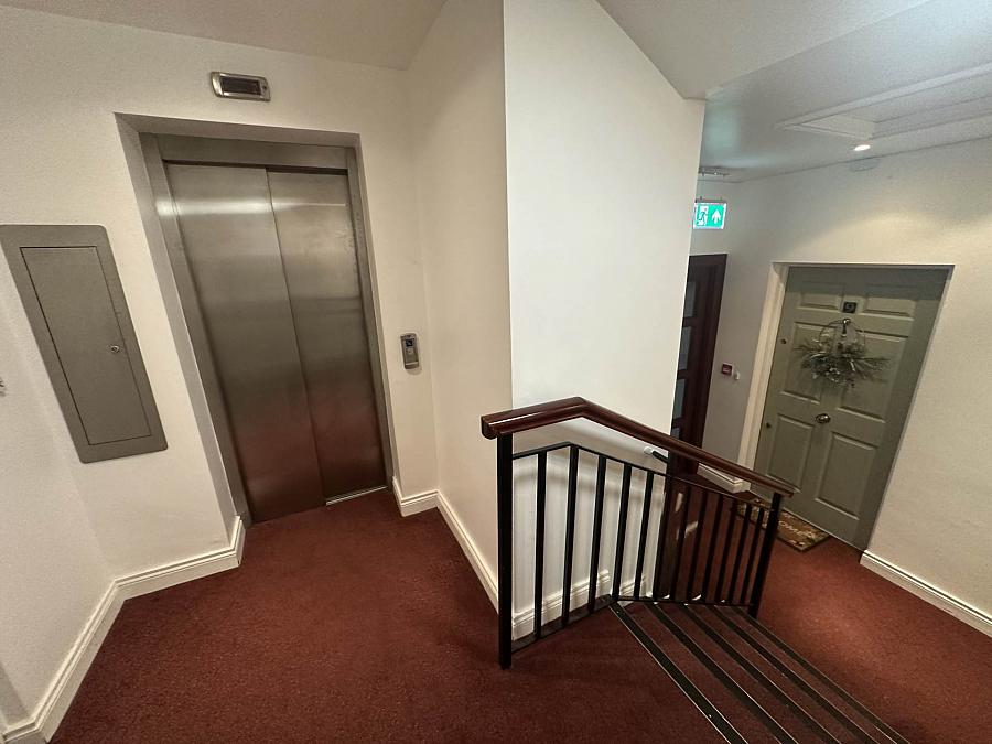 9 Pinetree Court      Glen Road