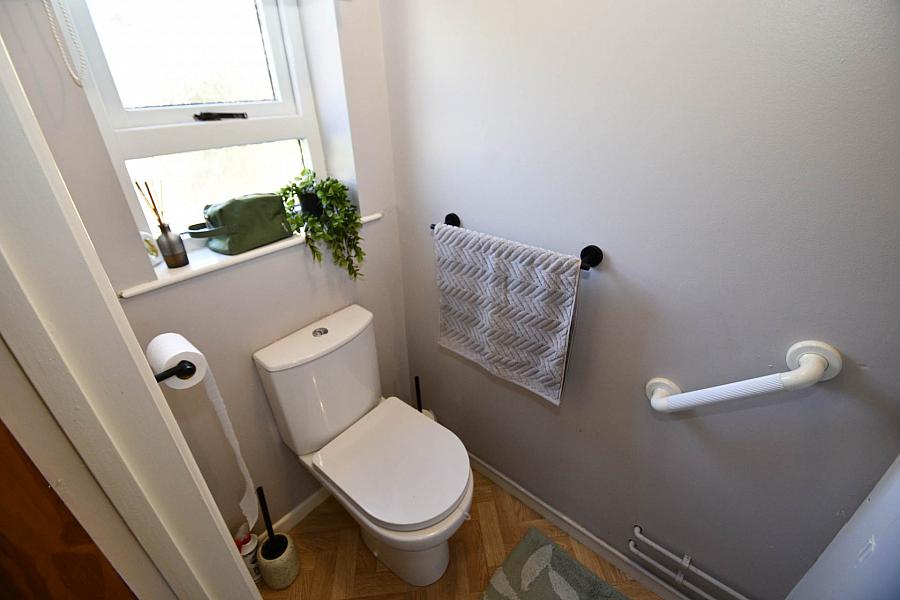 29 Beechmount Gardens